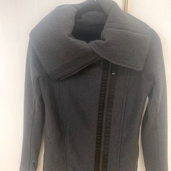 Lululemon Jacket - Picture 2 of 7